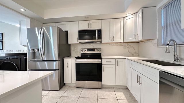 6200 NW 44th St 208, Lauderhill, FL 33319