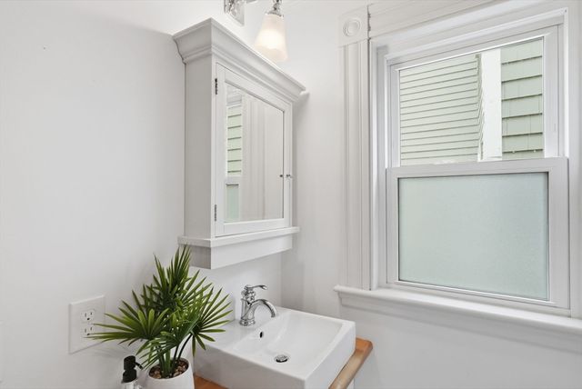 5 Glendale Ave 5, Somerville, MA 02144