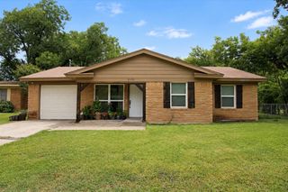 8408 Monmouth Drive, Fort Worth, TX 76116
