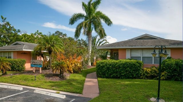 524 97th AVE N B, Naples, FL 34108