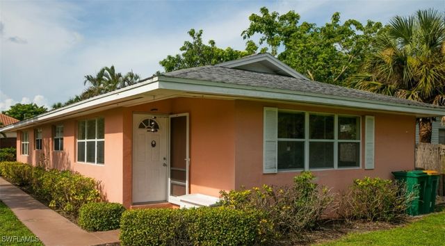 524 97th AVE N B, Naples, FL 34108