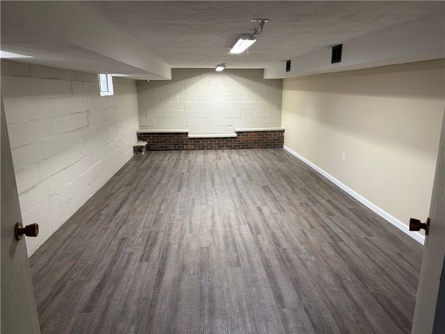 345 Garvin Rd, Finleyville, PA 15332