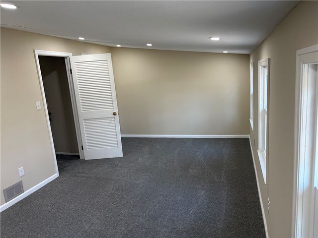 345 Garvin Rd, Finleyville, PA 15332