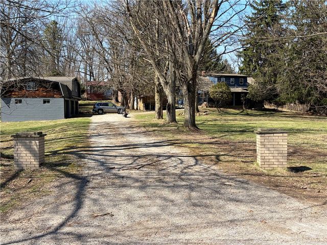 345 Garvin Rd, Finleyville, PA 15332