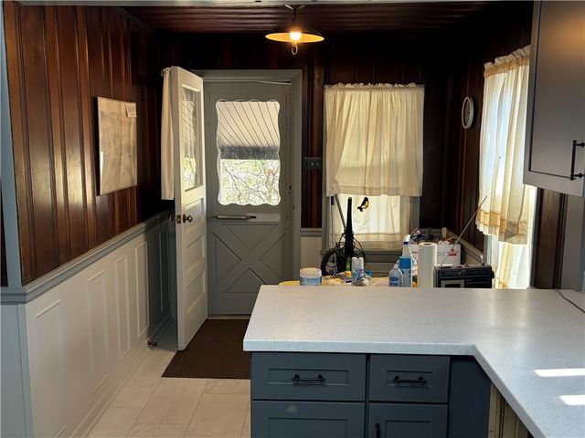 345 Garvin Rd, Finleyville, PA 15332