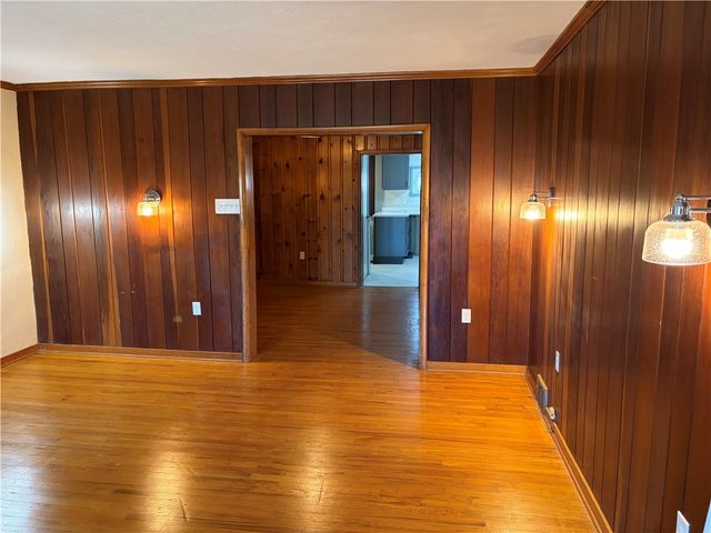 345 Garvin Rd, Finleyville, PA 15332