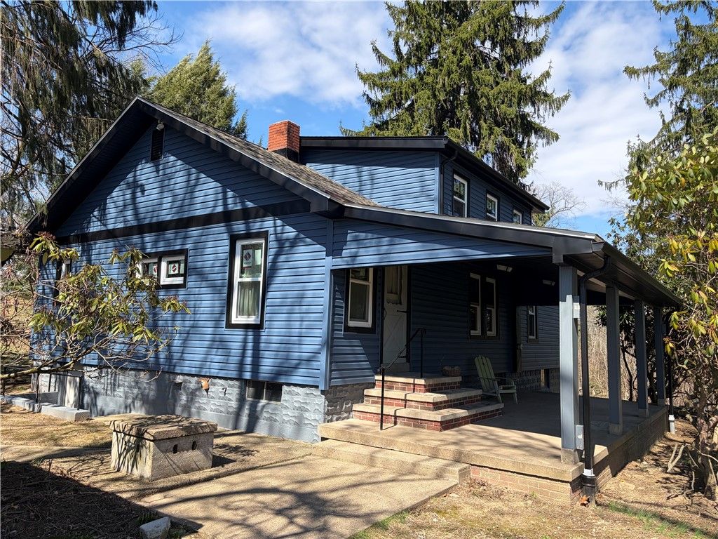 345 Garvin Rd, Finleyville, PA 15332
