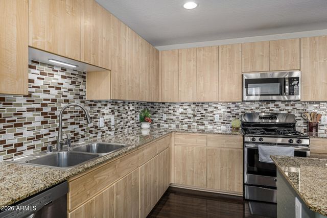 16 W ENCANTO Boulevard 408, Phoenix, AZ 85003