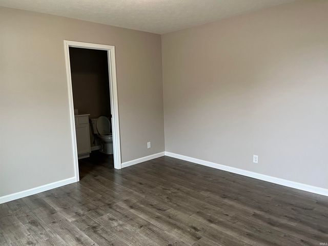 450 Mallard Circle, Chandler, IN 46710