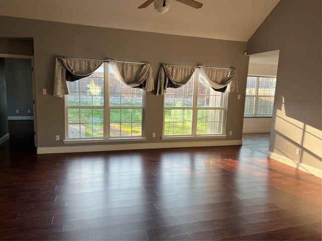 824 Johnston Lane, Cedar Hill, TX 75104