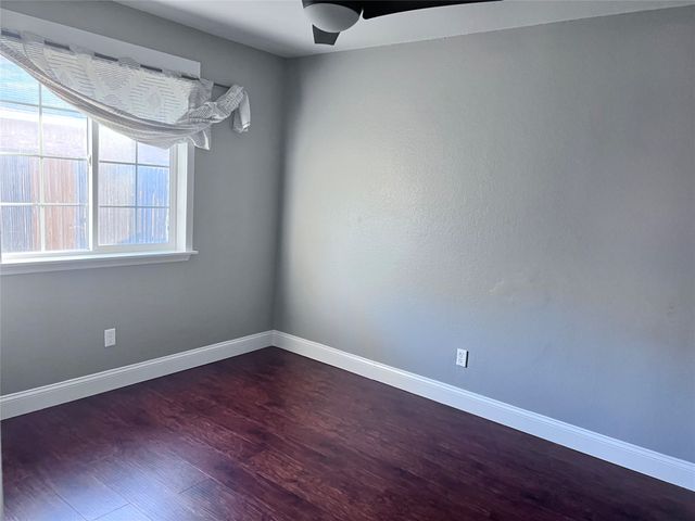 824 Johnston Lane, Cedar Hill, TX 75104