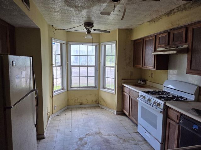 9460 Cypress Lane, Jonesboro, GA 30238