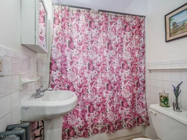 1715 Dill Ave, Linden City, NJ 07036