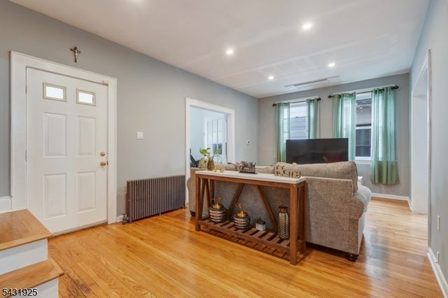 1715 Dill Ave, Linden City, NJ 07036