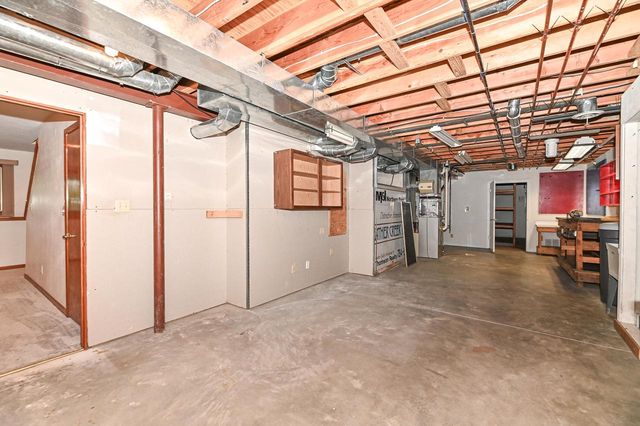 12405 North LANE, New Berlin, WI 53151