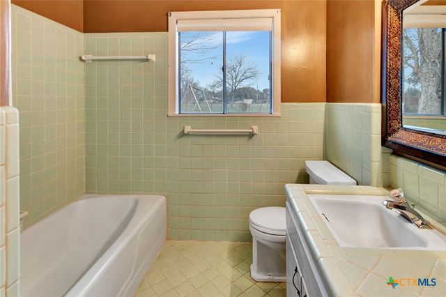 711 Northgate Road, Victoria, TX 77904