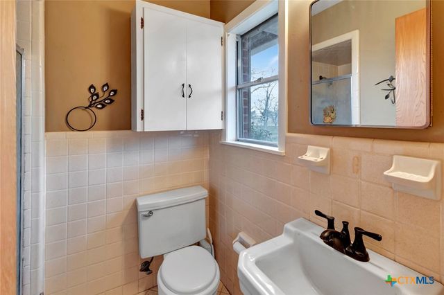 711 Northgate Road, Victoria, TX 77904