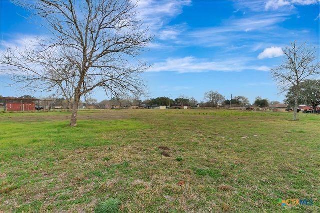 711 Northgate Road, Victoria, TX 77904