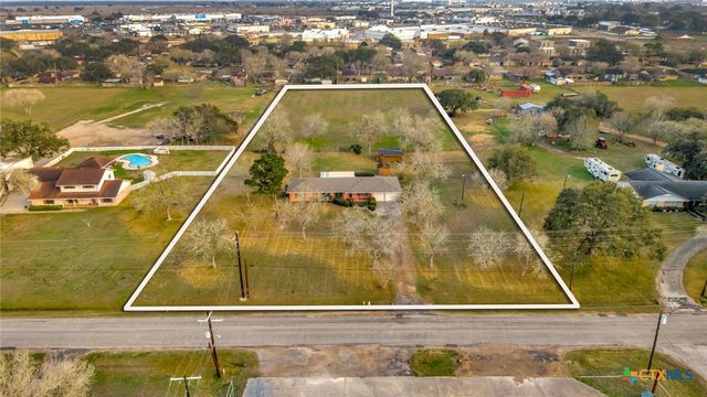 711 Northgate Road, Victoria, TX 77904