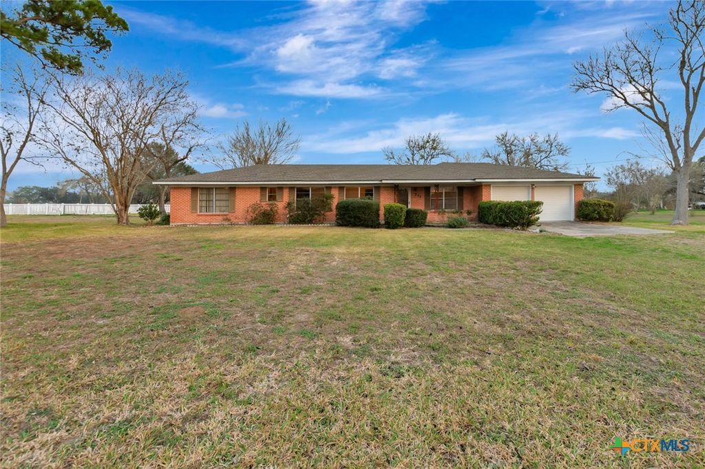 711 Northgate Road, Victoria, TX 77904