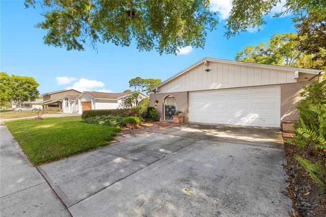 7001 TWELVE OAKS BOULEVARD, Tampa, FL 33634