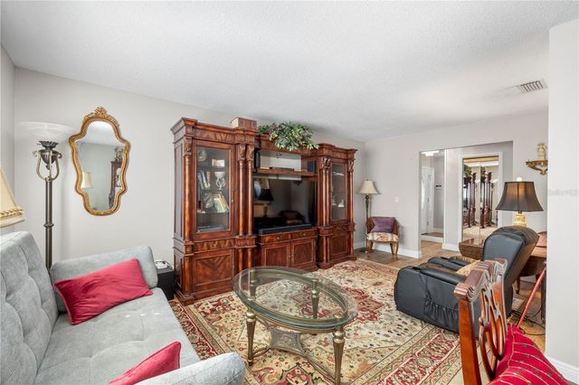 7001 TWELVE OAKS BOULEVARD, Tampa, FL 33634