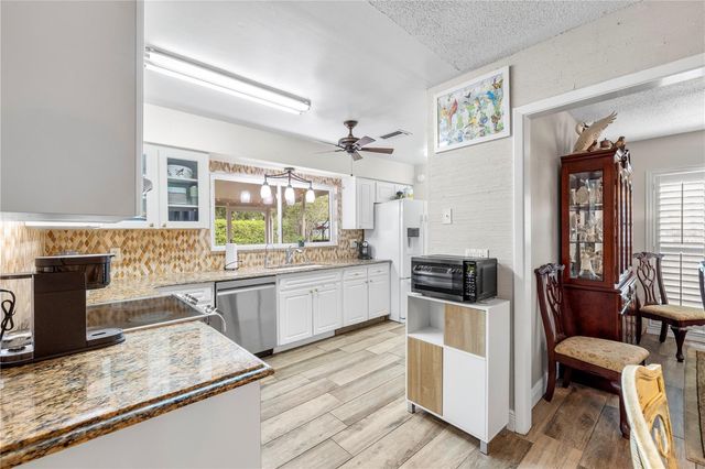 7001 TWELVE OAKS BOULEVARD, Tampa, FL 33634