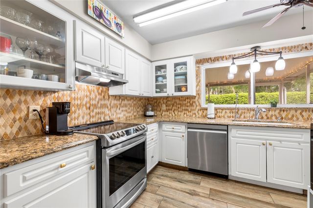 7001 TWELVE OAKS BOULEVARD, Tampa, FL 33634