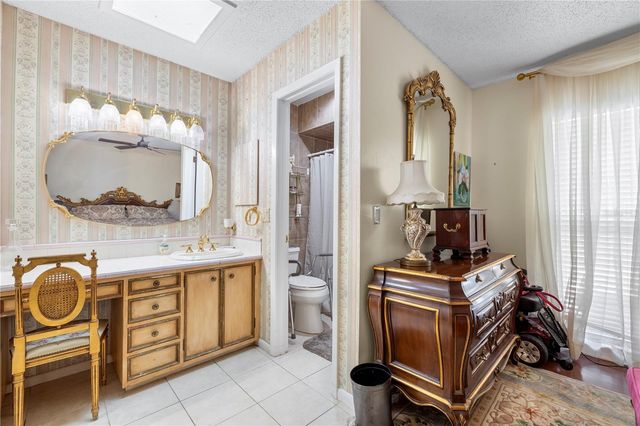 7001 TWELVE OAKS BOULEVARD, Tampa, FL 33634