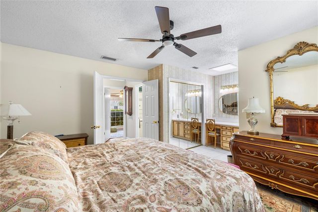 7001 TWELVE OAKS BOULEVARD, Tampa, FL 33634