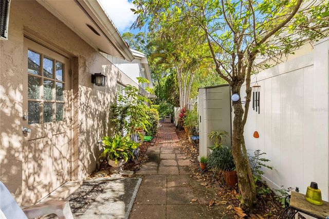 7001 TWELVE OAKS BOULEVARD, Tampa, FL 33634