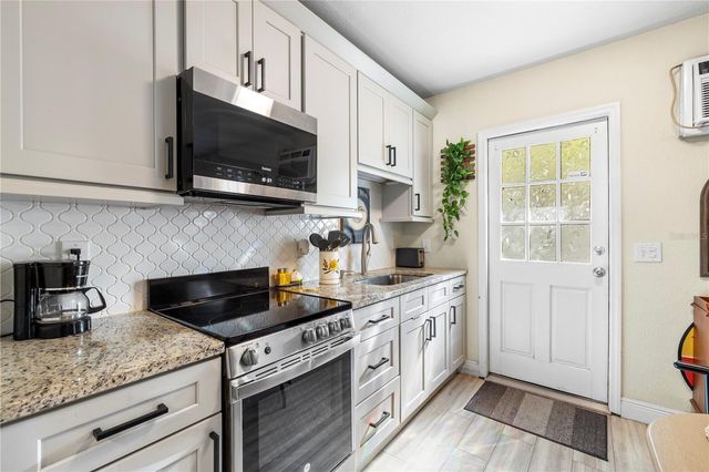 7001 TWELVE OAKS BOULEVARD, Tampa, FL 33634