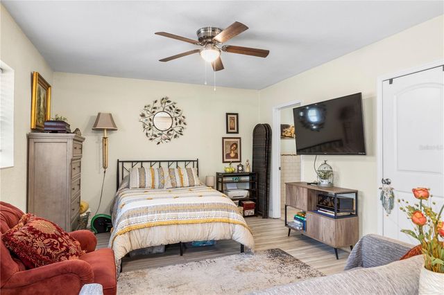 7001 TWELVE OAKS BOULEVARD, Tampa, FL 33634