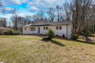 11 Longmeadow Road, Taylors, SC 29687