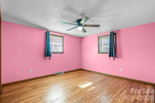 2576 Kingston Street, Newton, NC 28658