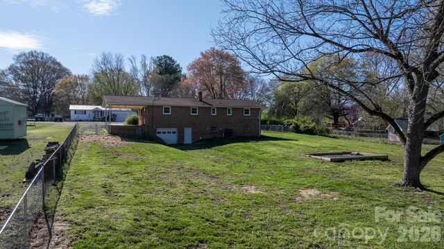2576 Kingston Street, Newton, NC 28658