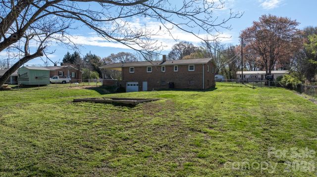 2576 Kingston Street, Newton, NC 28658