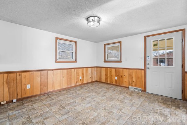 2576 Kingston Street, Newton, NC 28658