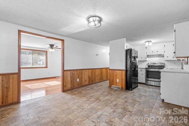 2576 Kingston Street, Newton, NC 28658