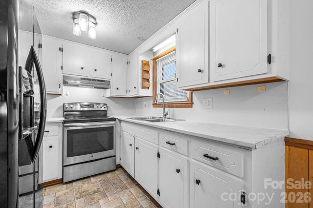 2576 Kingston Street, Newton, NC 28658