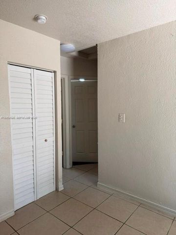 429 NW 14th Avenue 1, Fort Lauderdale, FL 33311