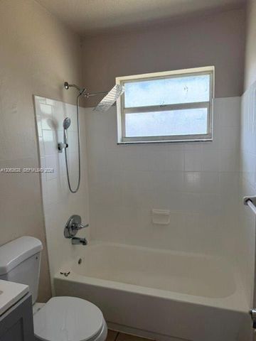 429 NW 14th Avenue 1, Fort Lauderdale, FL 33311