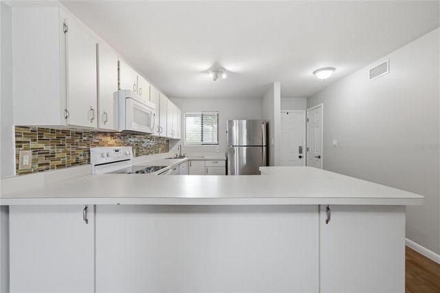 6033 34TH STREET W 44, Bradenton, FL 34210