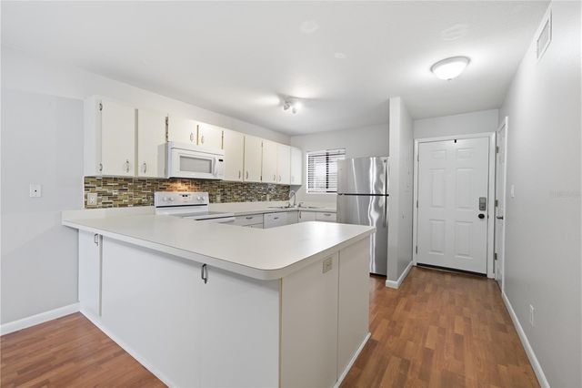 6033 34TH STREET W 44, Bradenton, FL 34210