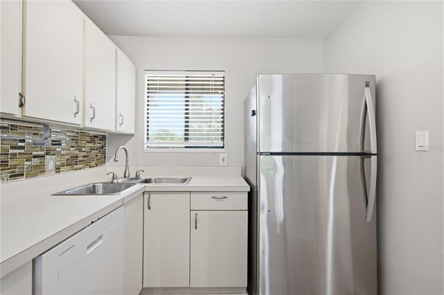 6033 34TH STREET W 44, Bradenton, FL 34210