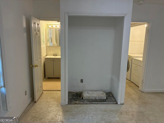 1200 Burbank Trail, Morrow, GA 30260