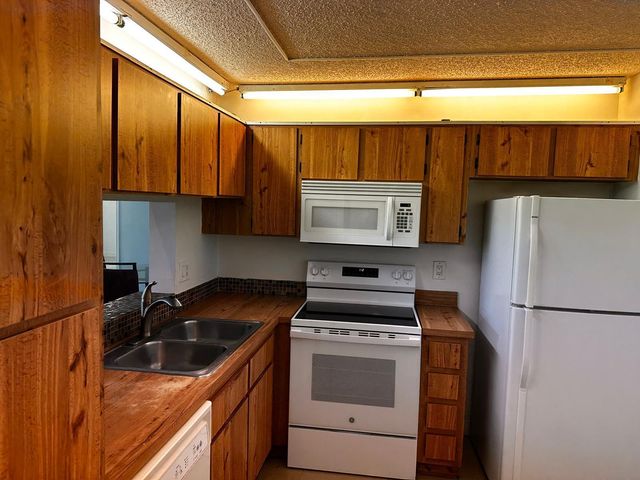 2423 NW 89th Drive 113, Coral Springs, FL 33065