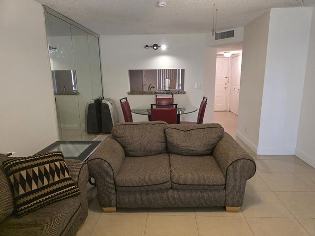 2423 NW 89th Drive 113, Coral Springs, FL 33065