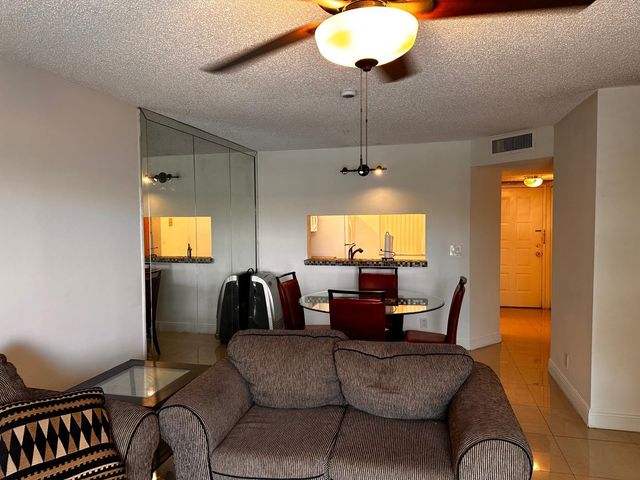 2423 NW 89th Drive 113, Coral Springs, FL 33065