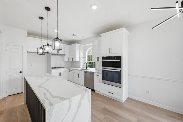 413 Cody Lane, Lewisville, TX 75067